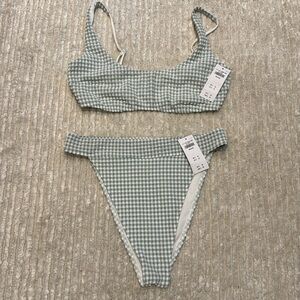 NWT Size M, top and bottom Abercrombie Swimsuit!